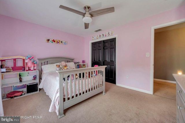 194 TUMBLEWEED DR, Effort, PA 18330