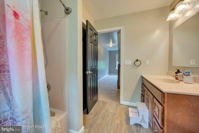 194 TUMBLEWEED DR, Effort, PA 18330