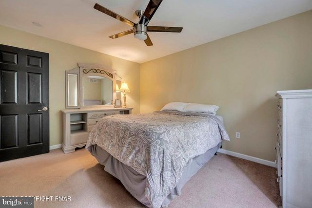 194 TUMBLEWEED DR, Effort, PA 18330