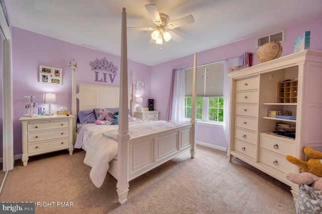 194 TUMBLEWEED DR, Effort, PA 18330