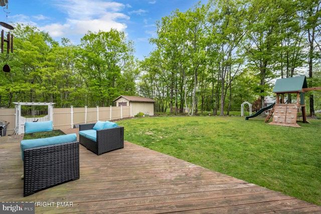 194 TUMBLEWEED DR, Effort, PA 18330
