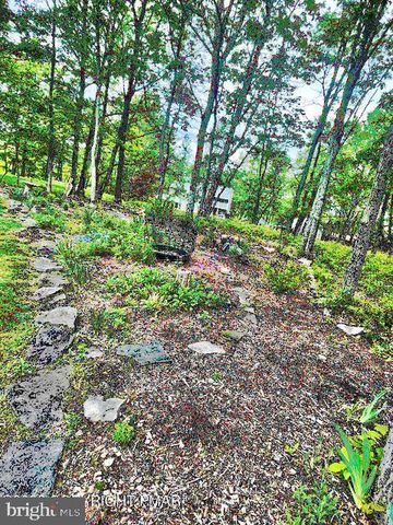 194 TUMBLEWEED DR, Effort, PA 18330