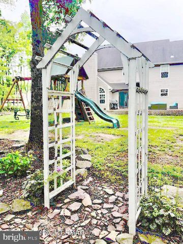194 TUMBLEWEED DR, Effort, PA 18330