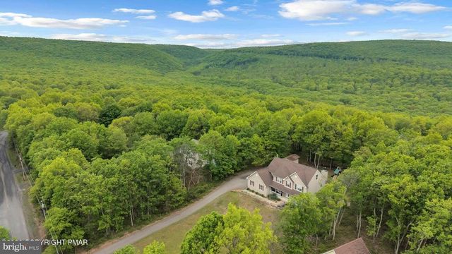 194 TUMBLEWEED DR, Effort, PA 18330