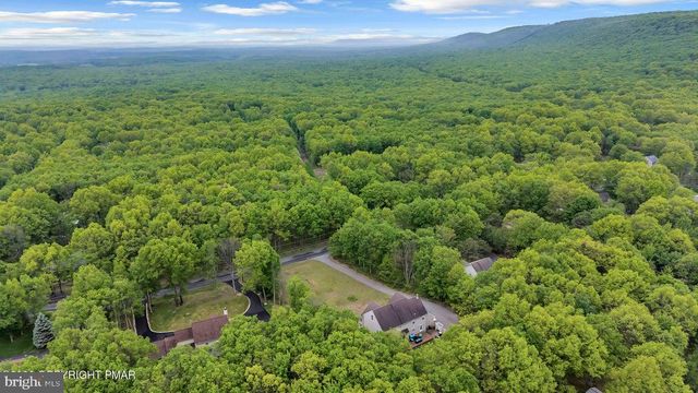 194 TUMBLEWEED DR, Effort, PA 18330
