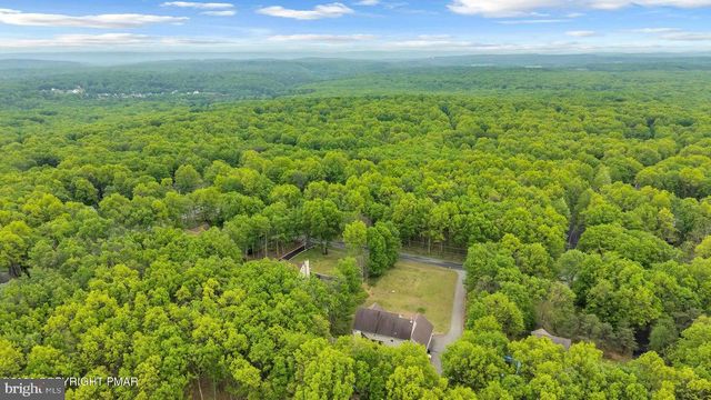 194 TUMBLEWEED DR, Effort, PA 18330
