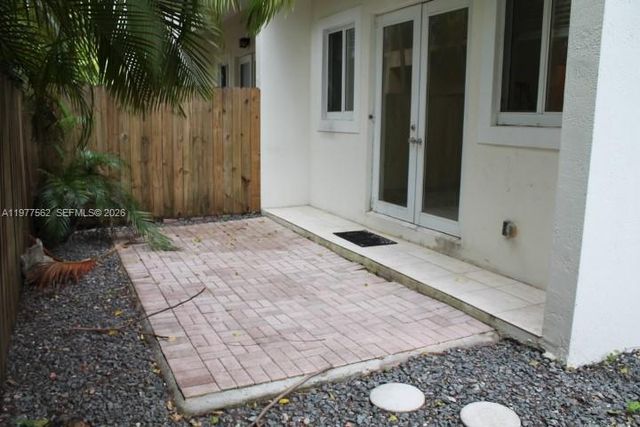 2945 Coconut Ave, Miami, FL 33133