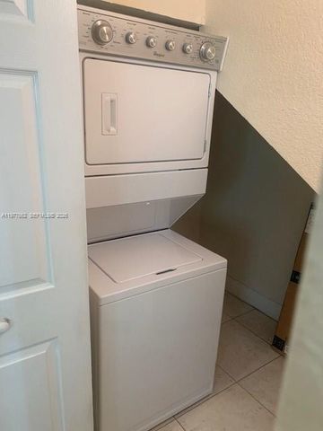 2945 Coconut Ave, Miami, FL 33133