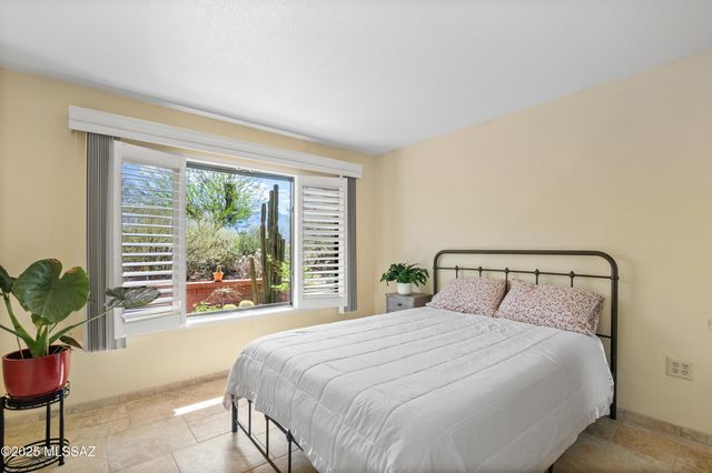 14006 N Green Tree Drive, Oro Valley, AZ 85755