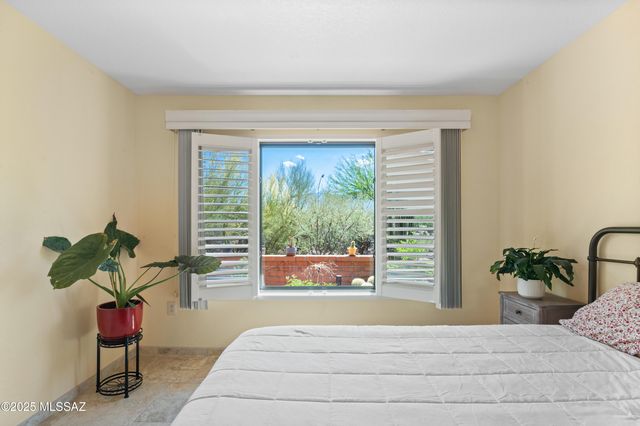 14006 N Green Tree Drive, Oro Valley, AZ 85755