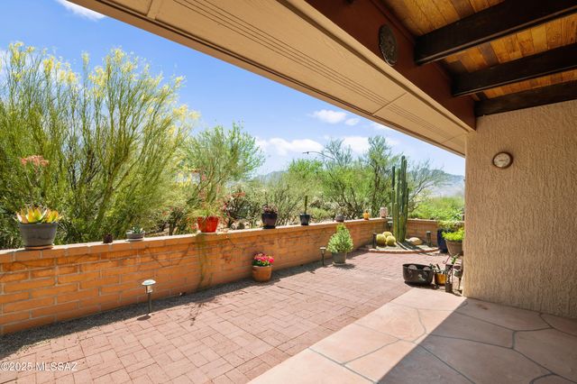14006 N Green Tree Drive, Oro Valley, AZ 85755