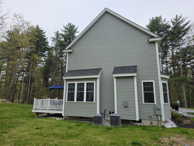 10 Wisteria Ln, Maynard, MA 01754
