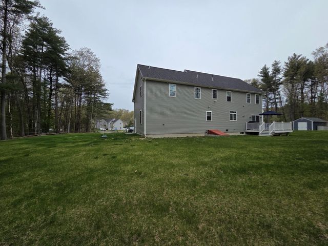10 Wisteria Ln, Maynard, MA 01754