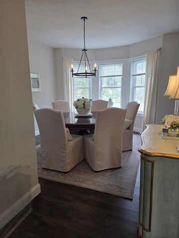 10 Wisteria Ln, Maynard, MA 01754