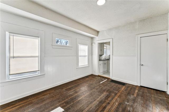 4438 Park Avenue, Kansas City, MO 64130