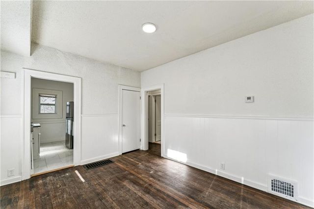 4438 Park Avenue, Kansas City, MO 64130