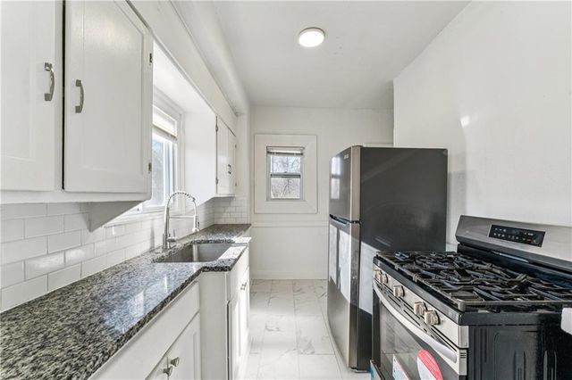 4438 Park Avenue, Kansas City, MO 64130