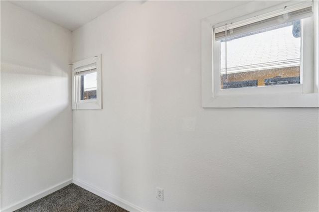 4438 Park Avenue, Kansas City, MO 64130