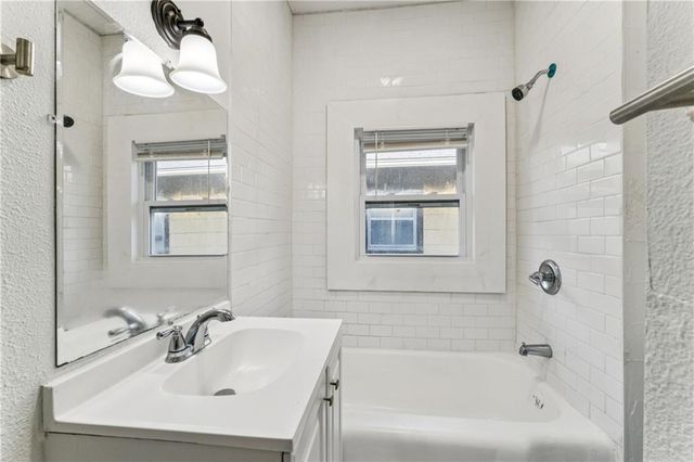 4438 Park Avenue, Kansas City, MO 64130