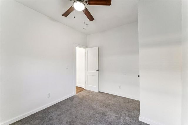 4438 Park Avenue, Kansas City, MO 64130