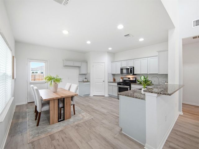 2911 Tilmon LN, Austin, TX 78725