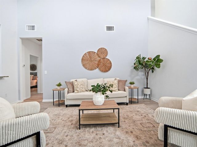 2911 Tilmon LN, Austin, TX 78725