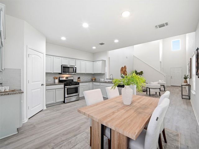 2911 Tilmon LN, Austin, TX 78725