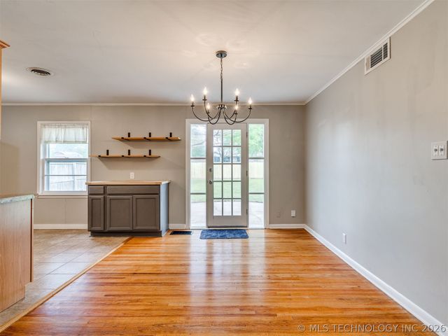 3921 E 37th Place, Tulsa, OK 74135