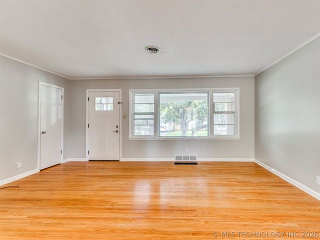 3921 E 37th Place, Tulsa, OK 74135