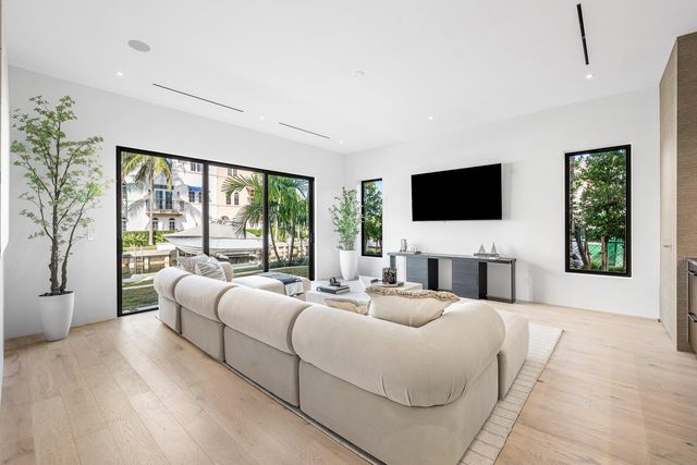 819 Bamboo Lane, Delray Beach, FL 33483