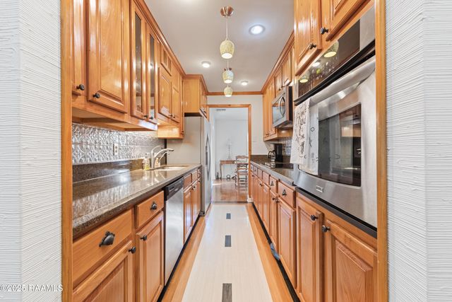 404 Briargate Circle, Lafayette, LA 70503