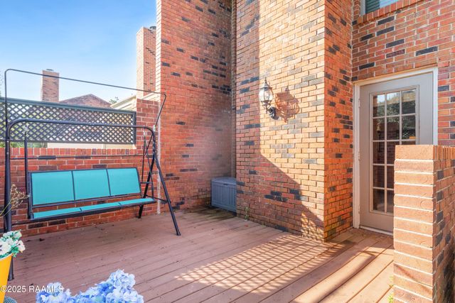 404 Briargate Circle, Lafayette, LA 70503