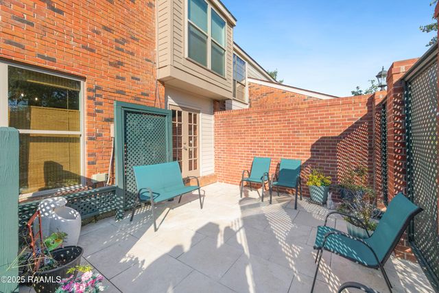 404 Briargate Circle, Lafayette, LA 70503