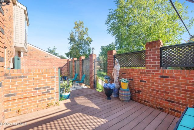 404 Briargate Circle, Lafayette, LA 70503