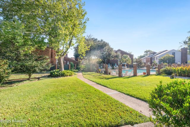 404 Briargate Circle, Lafayette, LA 70503