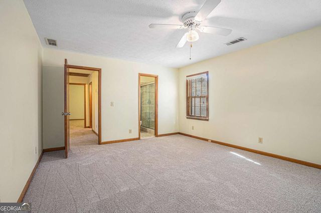 921 Cedar Trace SW, Lilburn, GA 30047