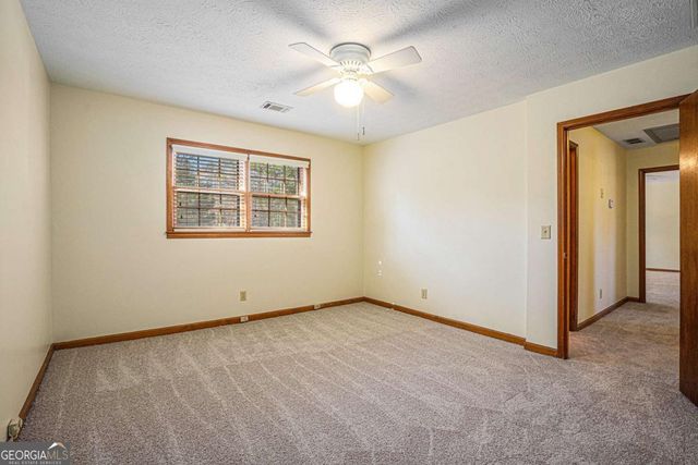 921 Cedar Trace SW, Lilburn, GA 30047