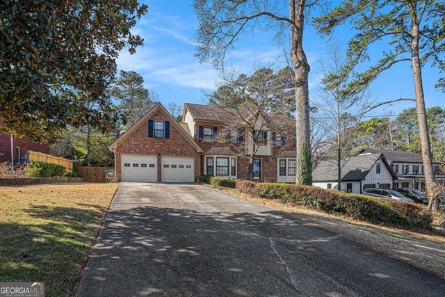 921 Cedar Trace SW, Lilburn, GA 30047