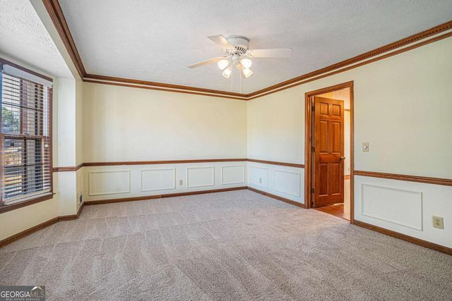 921 Cedar Trace SW, Lilburn, GA 30047