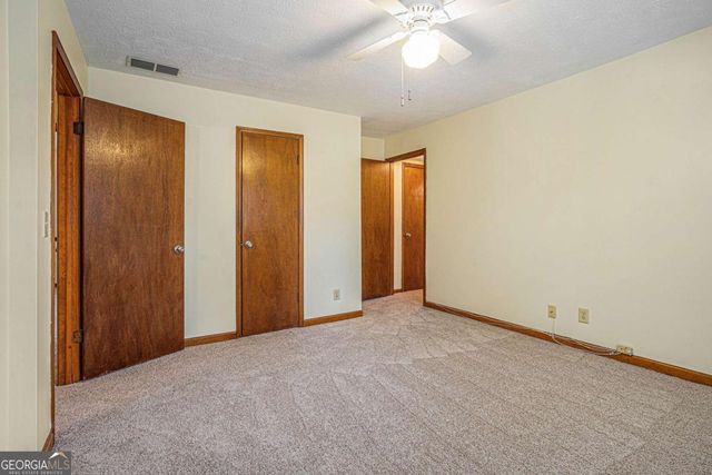 921 Cedar Trace SW, Lilburn, GA 30047