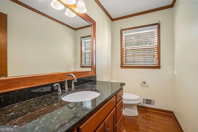 921 Cedar Trace SW, Lilburn, GA 30047