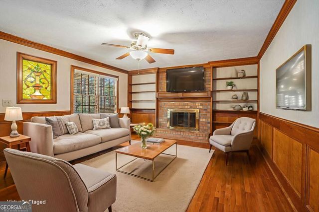 921 Cedar Trace SW, Lilburn, GA 30047