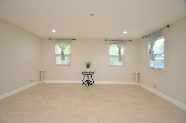 5834 Ludington Drive, Houston, TX 77035