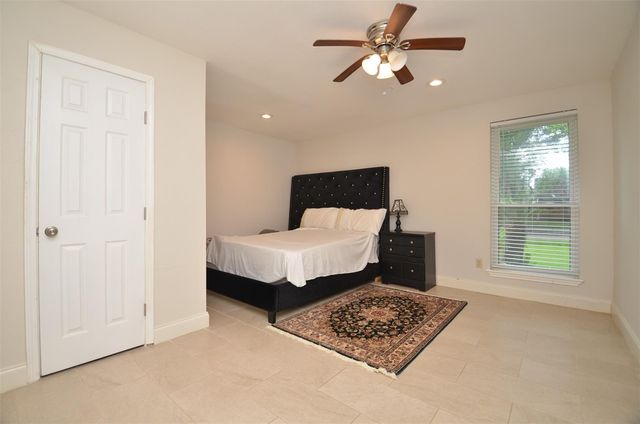 5834 Ludington Drive, Houston, TX 77035