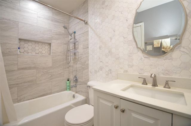 5834 Ludington Drive, Houston, TX 77035