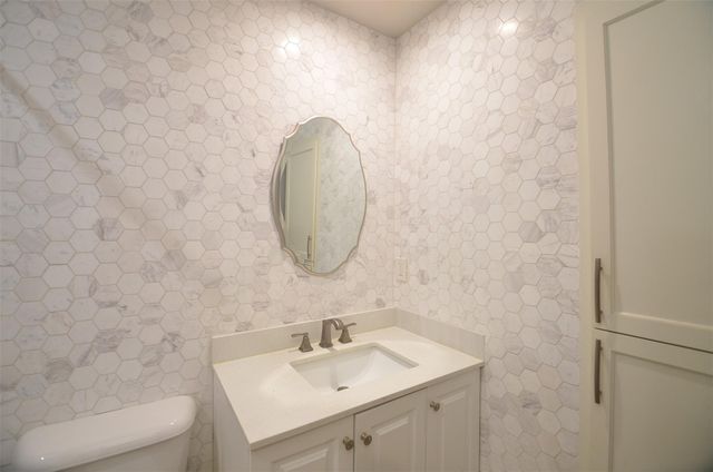 5834 Ludington Drive, Houston, TX 77035