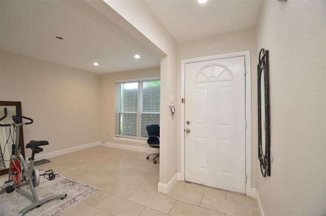 5834 Ludington Drive, Houston, TX 77035