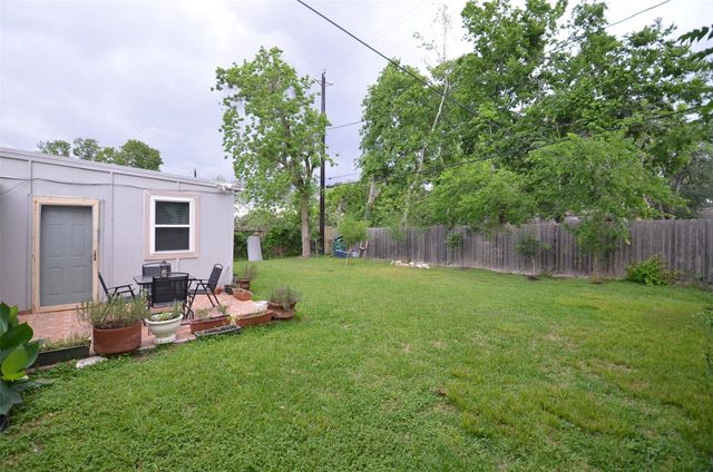 5834 Ludington Drive, Houston, TX 77035