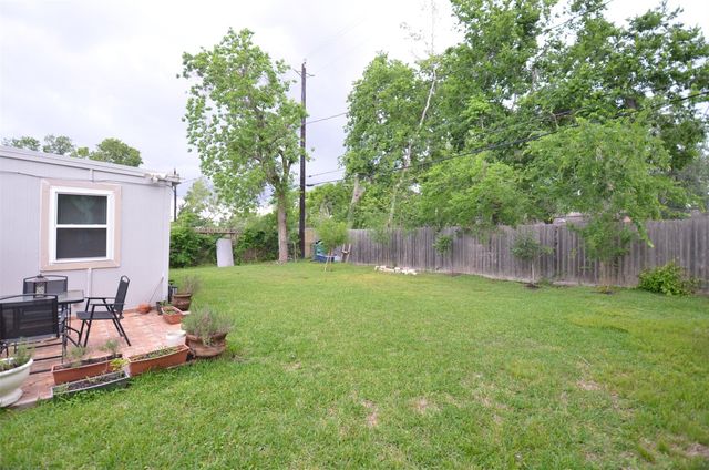 5834 Ludington Drive, Houston, TX 77035