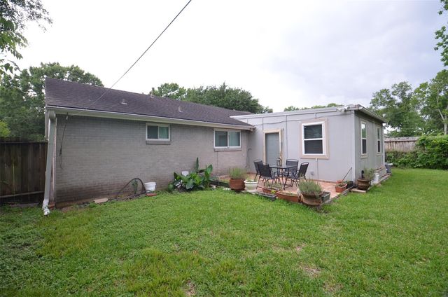 5834 Ludington Drive, Houston, TX 77035